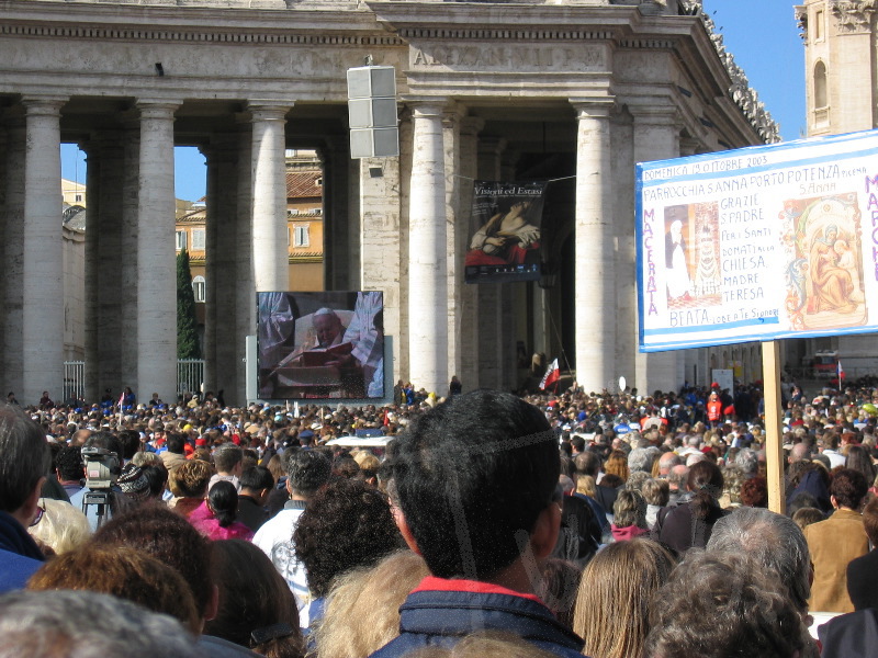 the pope on the bigscreen at St Peters