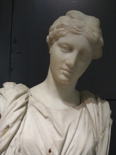 Statue of a woman with Peplos, i Musei Capitolini