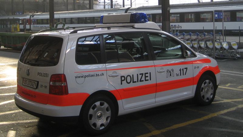 Basel, Hbf, VW Police